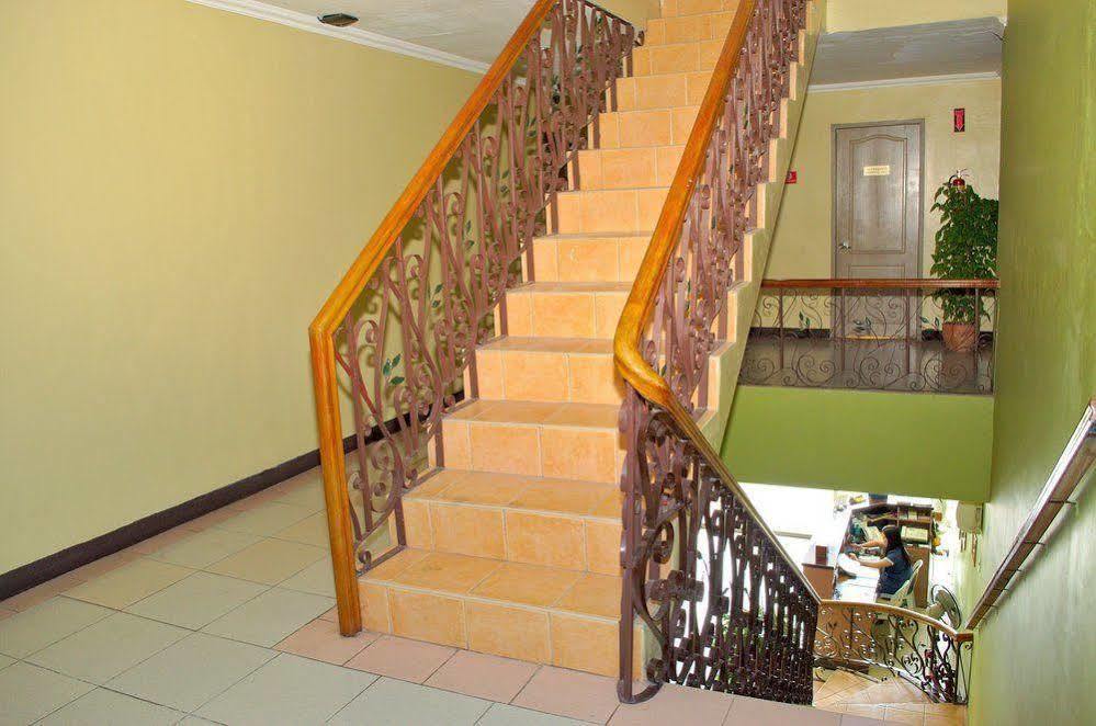 El Portal Inn Tagbilaran Exteriér fotografie